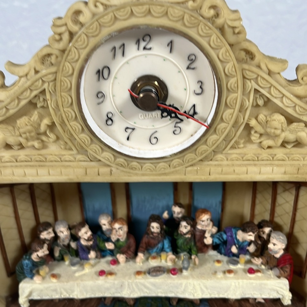 Vintage Style Last Supper Desk Clock - Picture 12 of 12